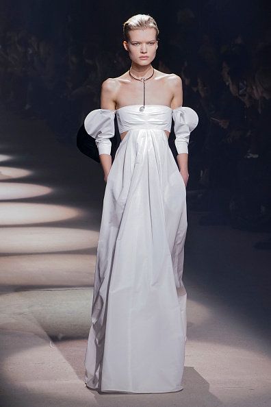 2024春夏パリ・オートクチュール コレクション】花嫁を夢の世界