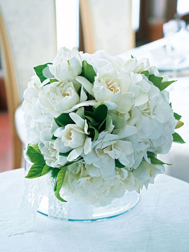 6月の花嫁に贈る、ロマンティックなアジサイブーケ 6月の花嫁に贈る、ロマンティックなアジサイブーケ