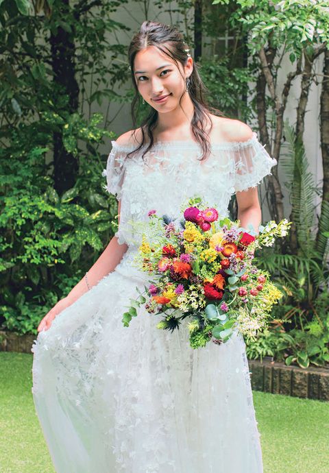 Bride, Bouquet, Wedding dress, Dress, Photograph, Gown, Clothing, Bridal clothing, Flower Arranging, Shoulder, 