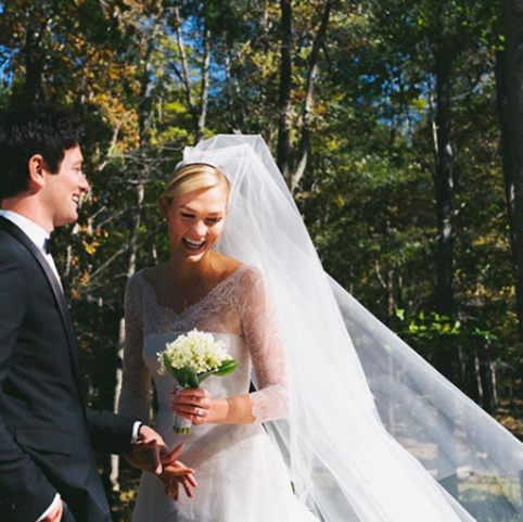 Bride, Veil, Wedding dress, Photograph, Bridal veil, Ceremony, Bridal clothing, Facial expression, Gown, Wedding, 