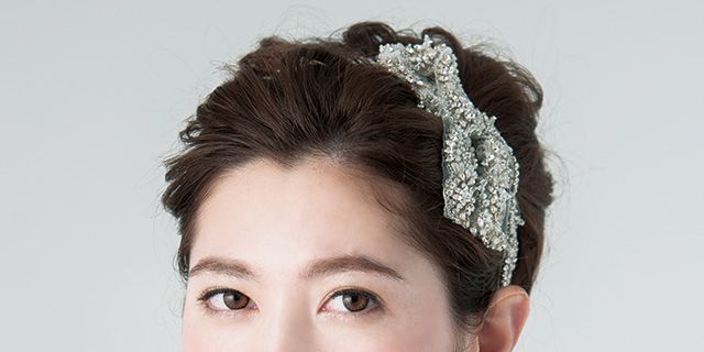 Lip, Hairstyle, Forehead, Shoulder, Eyebrow, Bridal accessory, Hair accessory, Style, Headpiece, Strapless dress, 