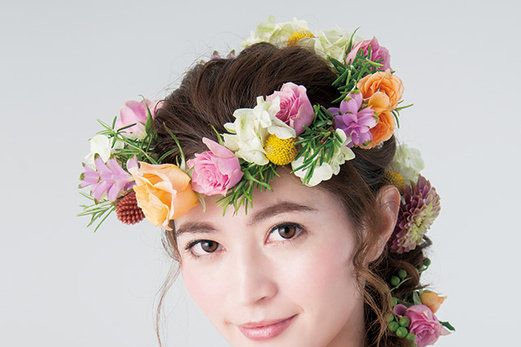 Clothing, Petal, Flower, Photograph, Bridal clothing, Hair accessory, Style, Headpiece, Cut flowers, Headgear, 