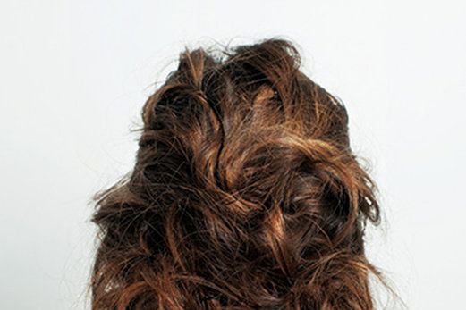 Hair, Brown, Hairstyle, Shoulder, Joint, Back, Style, Beauty, Brown hair, Neck, 