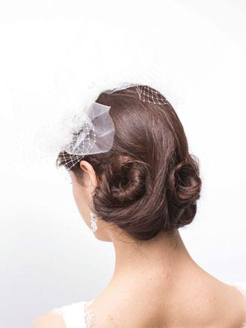 Ear, Hairstyle, Forehead, Shoulder, Hair accessory, Style, Headgear, Headpiece, Bridal accessory, Temple, 