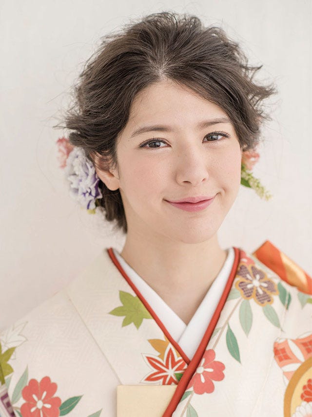 ニュアンスカラーのトルコキキョウが優しい表情を生んで