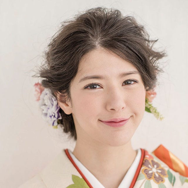 ニュアンスカラーのトルコキキョウが優しい表情を生んで ニュアンスカラーのトルコキキョウが優しい表情を生んで