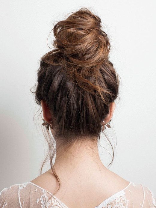 Clothing, Hair, Hairstyle, Shoulder, Joint, Mammal, Style, Back, Beauty, Bridal accessory, 