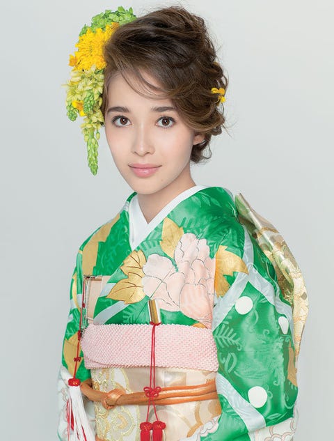生花 ヘアアクセサリーでつくる きものヘア最旬スタイル 生花 ヘアアクセサリーでつくる きものヘア最旬スタイル