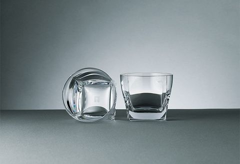 Old fashioned glass, Glass, Shot glass, Drinkware, Transparent material, Tumbler, Barware, Tableware, Highball glass, Pint glass, 
