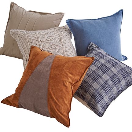 Pillow, Cushion, Throw pillow, Bedding, Furniture, Textile, Linens, Brown, Beige, Duvet, 