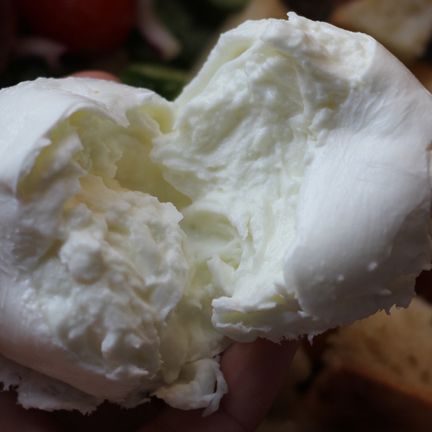 Whipped cream, Food, Cream, Dish, Cuisine, Ingredient, Buttercream, Coconut cream, Dairy, Cream cheese, 