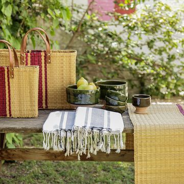 Table, Tablecloth, Picnic basket, Picnic, Textile, Furniture, Spring, Linens, Room, Home accessories, 