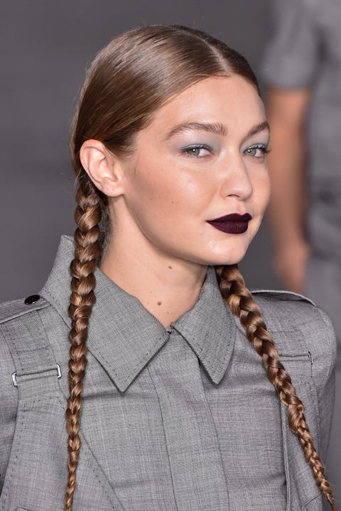 おさげ が大流行 セレブの三つ編みヘアアレンジ連発