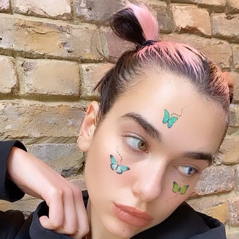 アリアナからブラピン ジェニまで おしゃれセレブは ツイン ヘアアレンジに夢中 アリアナからブラピン ジェニまで おしゃれセレブは ツイン ヘアアレンジに夢中