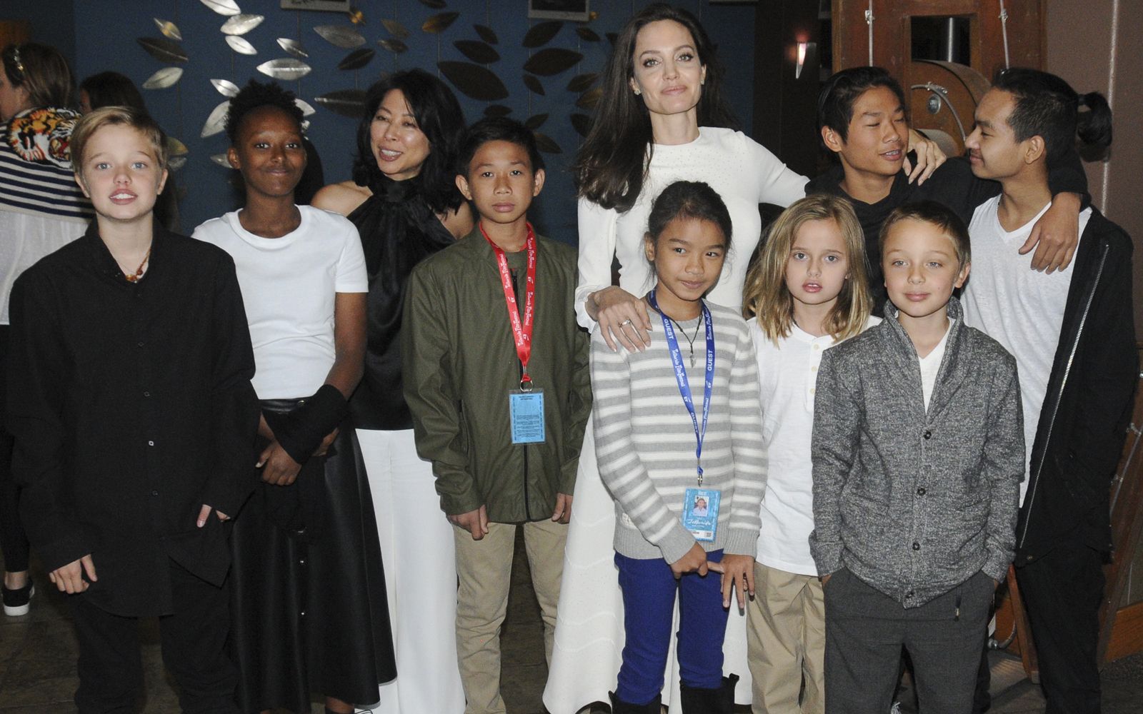アンジェリーナ ジョリー 監督作のプレミアに6人の子どもたちと来場 アンジェリーナ ジョリー 監督作のプレミアに6人の子どもたちと来場