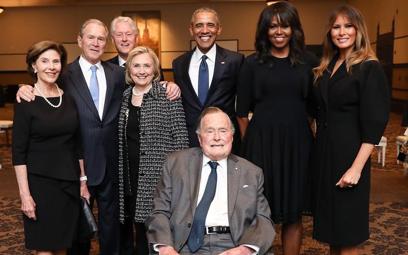 バーバラ ブッシュ元大統領夫人の葬儀に歴代大統領夫妻が出席 翌日に父ブッシュ元大統領は緊急入院 バーバラ ブッシュ元大統領夫人の葬儀に歴代大統領夫妻が出席 翌日に父ブッシュ元大統領は緊急入院