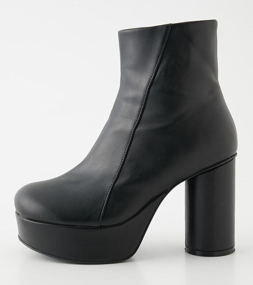 Footwear, Boot, Fashion, Grey, Leather, Fashion design, Synthetic rubber, High heels, 