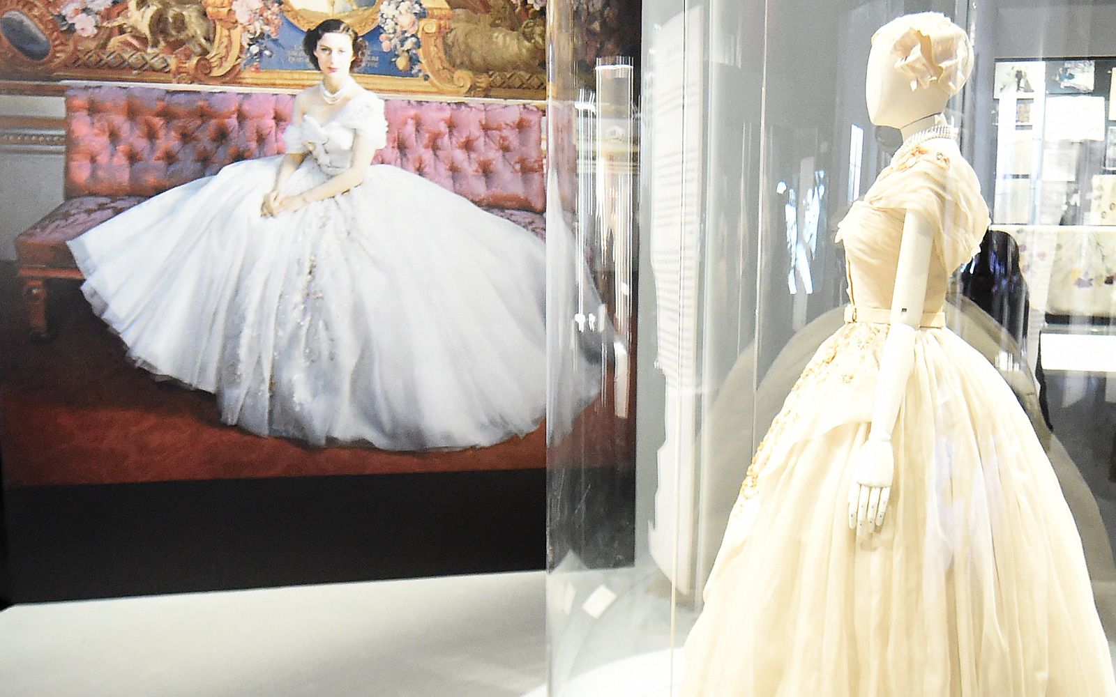 マーガレット王女のドレスがヴィクトリア＆アルバート博物館の