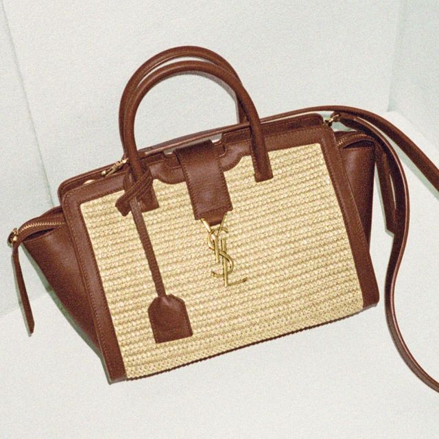 Handbag, Bag, Fashion accessory, Birkin bag, Brown, Shoulder bag, Leather, Tote bag, Material property, Beige, 