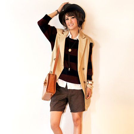 Clothing, Brown, Sleeve, Human leg, Joint, Outerwear, Bag, Collar, Coat, Style, 