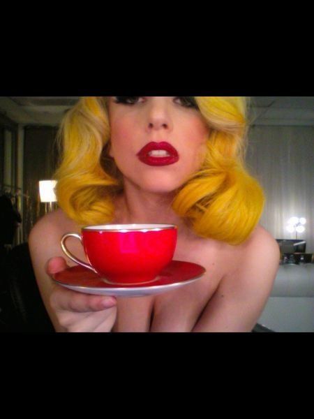 Lip, Cup, Red, Coffee cup, Serveware, Drinkware, Eyelash, Teacup, Blond, Nail, 