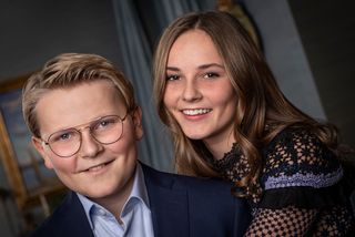 ノルウェーのイングリッド アレクサンドラ王女 15歳の記念ポートレートが公開