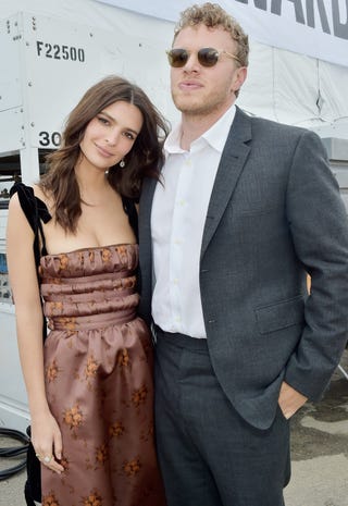 新婚エミリー ラタコウスキーが夫のためにヌード写真をsnsに投稿 新婚エミリー ラタコウスキーが夫のためにヌード写真をsnsに投稿