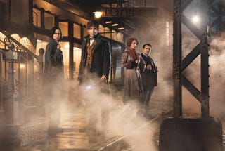 最新作 ファンタスティック ビーストと黒い魔法使いの誕生 のファーストルックが全世界同時解禁 最新作 ファンタスティック ビーストと黒い魔法使いの誕生 のファーストルックが全世界同時解禁