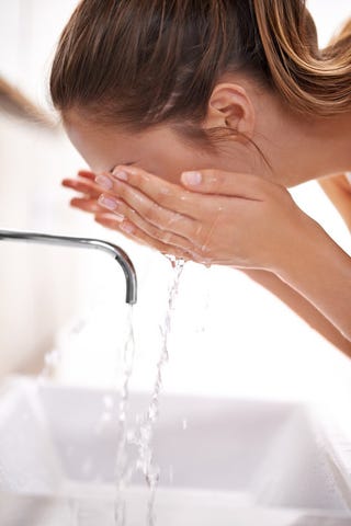 敏感肌は季節の変わり目のスキンケアが重要 皮膚科医に聞く 春の肌荒れの原因と対策は 敏感肌は季節の変わり目のスキンケアが重要 皮膚科医に聞く 春の肌荒れの原因と対策は