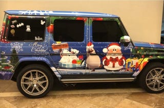 ジャスティン ビーバーのクリスマス仕様にラッピングした車がスゴイ