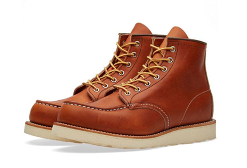 Footwear, Shoe, Brown, Tan, Boot, Hiking boot, Work boots, Beige, Font, Steel-toe boot, 