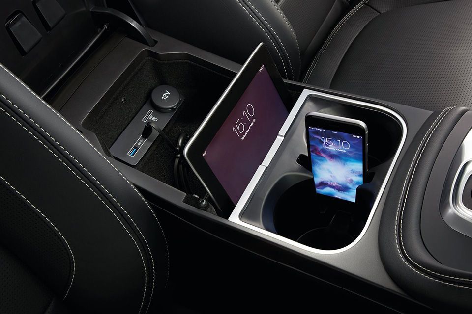 Vehicle, Car, Center console, Technology, Family car, Gadget, Multimedia, Mobile phone accessories, 