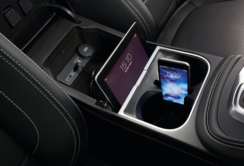 Vehicle, Car, Center console, Technology, Family car, Gadget, Multimedia, Mobile phone accessories, 