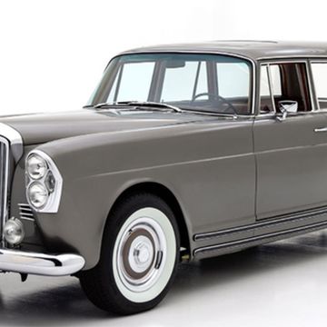 Land vehicle, Vehicle, Car, Classic car, Luxury vehicle, Antique car, Sedan, Coupé, Classic, 