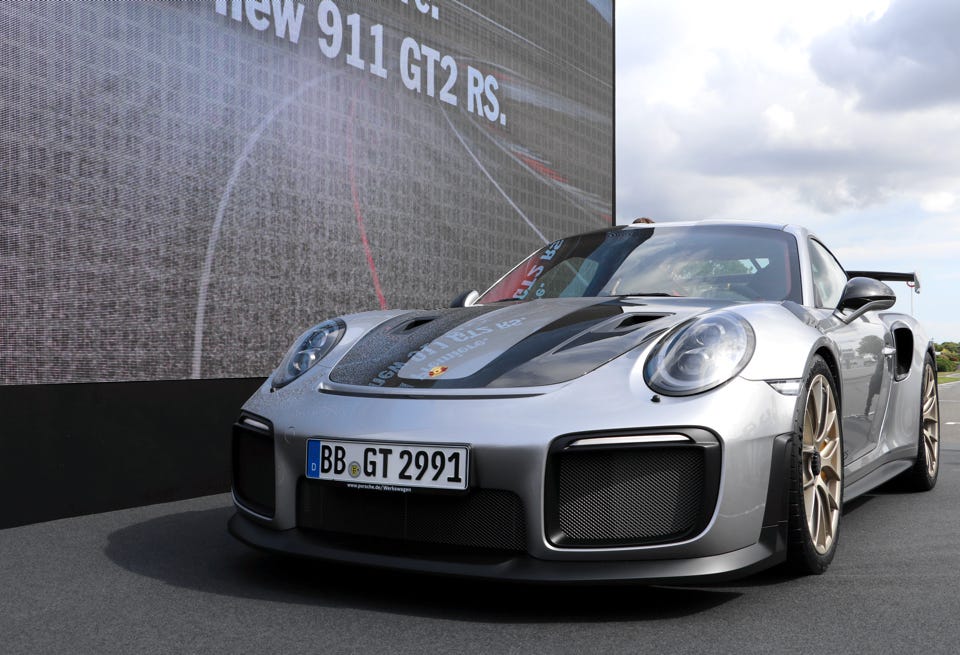 野獣のようなクルマ ポルシェ911 Gt2 Rs