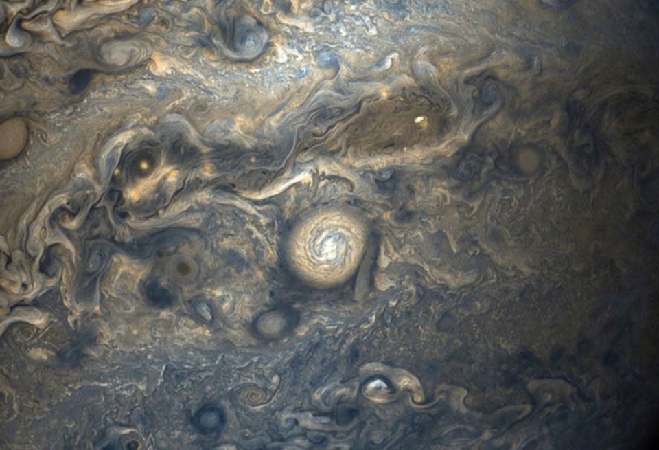 美しくも奇妙な木星の横顔 From Nasa