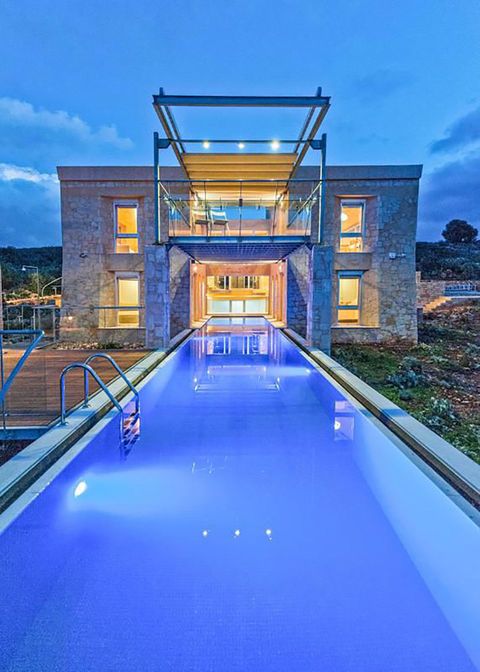 Swimming pool, Property, Architecture, Building, Estate, Lighting, Sky, Real estate, House, Reflecting pool, 