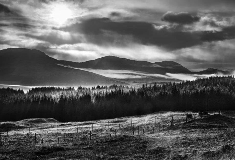 Sky, Highland, Nature, White, Black, Cloud, Black-and-white, Monochrome photography, Natural landscape, Mountainous landforms, 