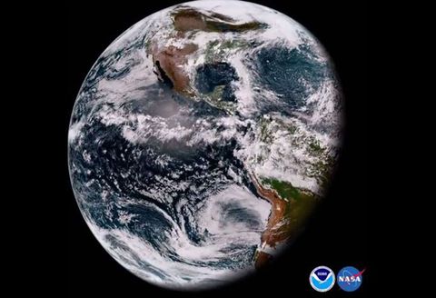 最新気象衛星から届いた 美しい地球の映像