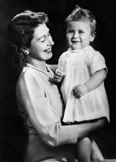 エリザベス女王 チャールズ皇太子の誕生日に秘蔵映像を公開