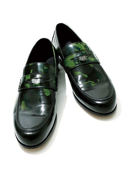 Footwear, Product, Green, Shoe, Black, Teal, Dress shoe, Leather, Silver, Brand, 