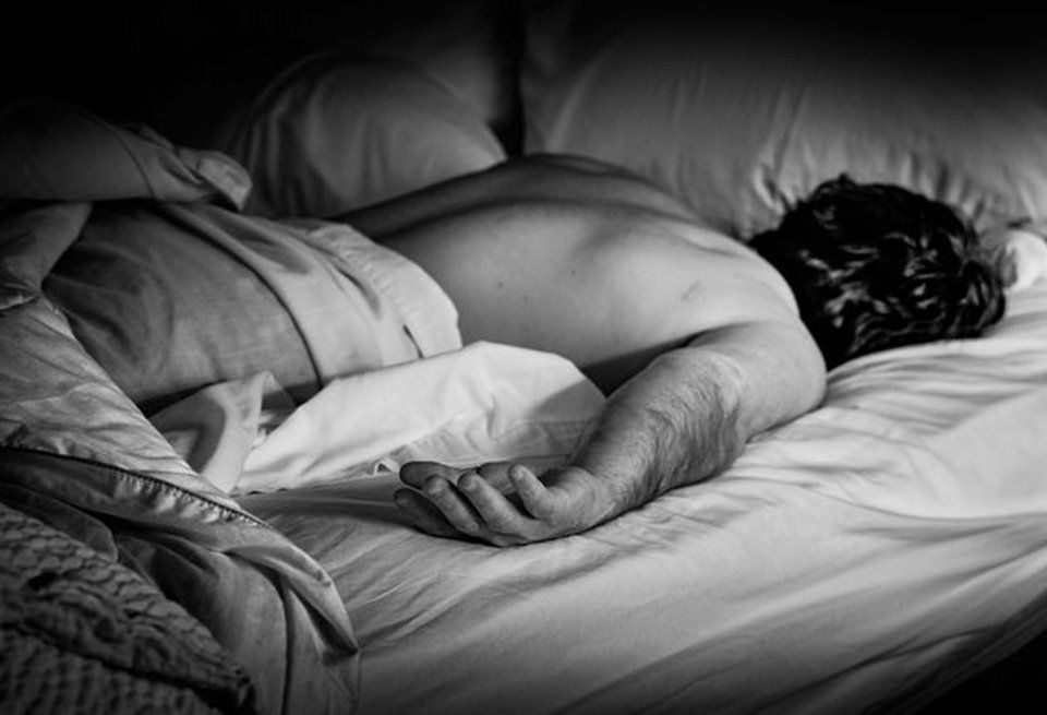 Black, Black-and-white, Monochrome photography, Sleep, Comfort, Monochrome, Photography, Nap, Bedtime, Leg, 
