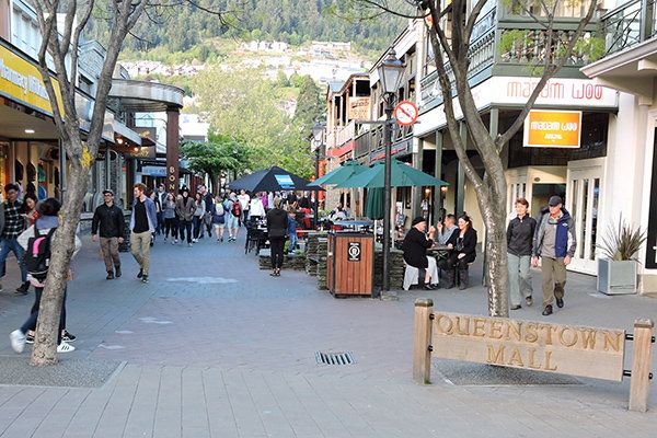 Town, Pedestrian, Neighbourhood, Street, Human settlement, Tourism, Mixed-use, Building, City, Tree, 