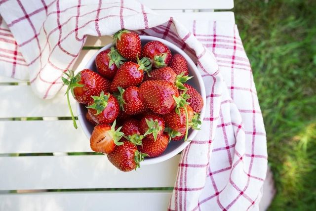 Strawberry, Strawberries, Food, Fruit, Plant, Produce, Berry, Dish, Ingredient, Cuisine, 