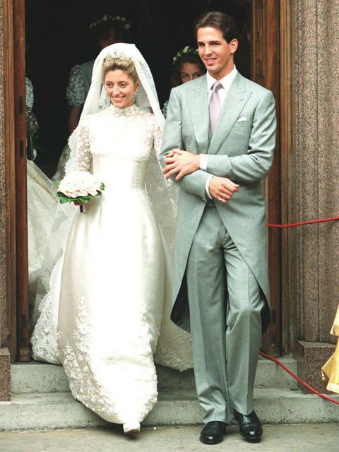 Wedding dress, Gown, Photograph, Dress, Bridal clothing, Bride, Marriage, Veil, Formal wear, Wedding, 