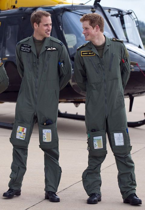 Uniform, Vehicle, Workwear, Helicopter pilot, Airman, Air force, Security, Aerospace engineering, Crew, Military uniform, 
