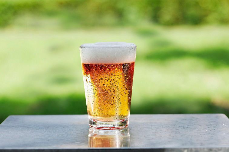 Beer glass, Drink, Beer, Lager, Pint glass, Alcoholic beverage, Wheat beer, Pint, Bia hơi, Distilled beverage, 