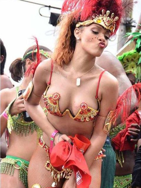 Samba, Carnival, Dance, Brassiere, Event, Festival, Abdomen, Performing arts, Costume, Flesh, 