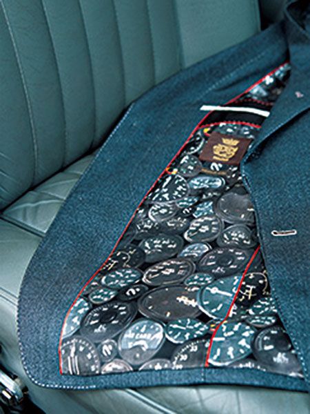 Car seat, Car seat cover, Head restraint, Leather, Armrest, Button, 
