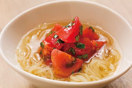 Food, Cuisine, Ingredient, Noodle, Soup, Produce, Dish, Spaghetti, Chinese noodles, Bowl, 